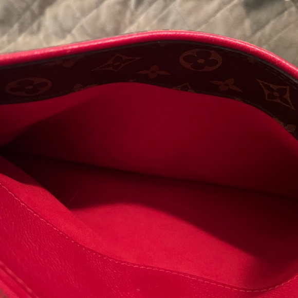 Louis Vuitton Brown and Red Shoulder Bag with Monogram Canvas - Picture 10 of 13